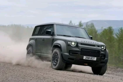 2025 Land Rover Defender OCTA