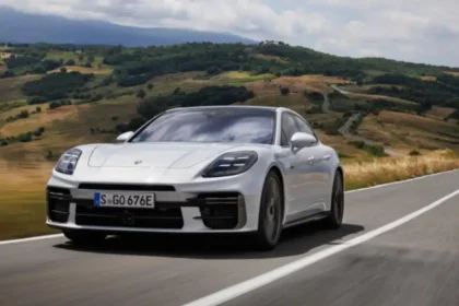 2025 Porsche Panamera Turbo S E-Hybrid
