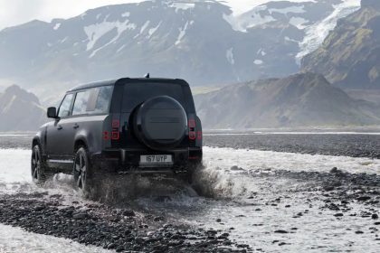 Land Rover Defender 110 V8 2023 года