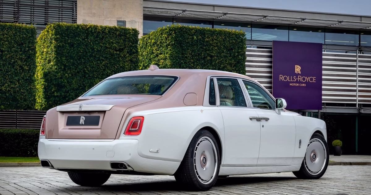 Rolls-Royce Phantom Dentelle: 70,000 Stitches of Couture Craftsmanship 8 rolls-royce phantom dentelle