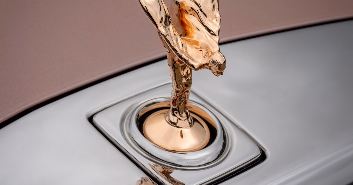 Rolls-Royce Phantom Dentelle: 70,000 Stitches of Couture Craftsmanship 2 rolls-royce phantom dentelle