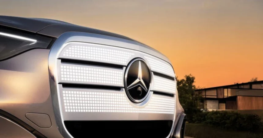 Mercedes New Pixelated Grill
