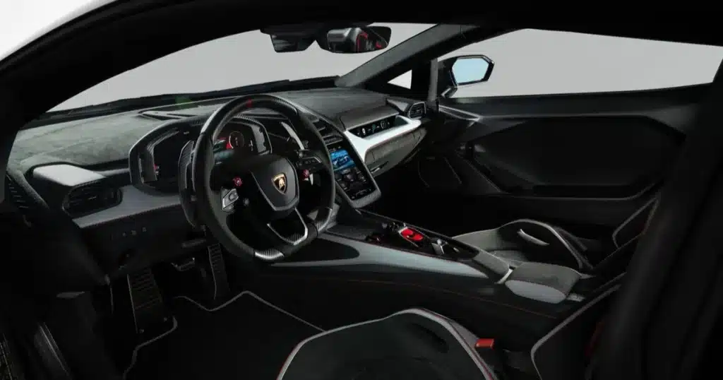 The Revuelto SV interior