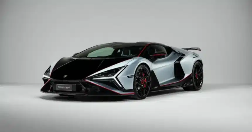 2027 Lamborghini Revuelto SV Front left view
